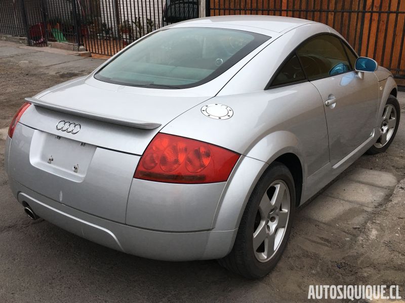 Archivo:Audi TT MK1 rear.jpeg