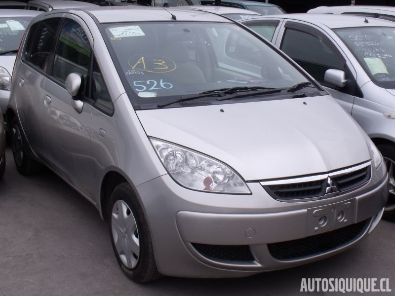 Archivo:Mitsubishi Colt 10-2004 - 10-2008.jpeg
