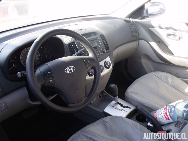 Archivo:Hyundai Avante 3 interior.jpeg