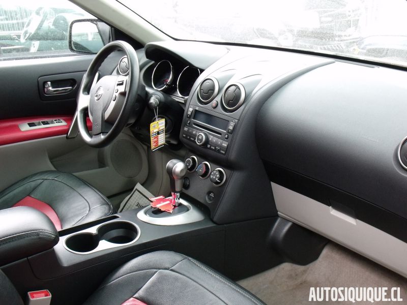 Archivo:Nissan Rogue 1 INTERIOR.jpeg