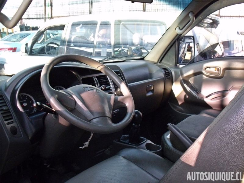 Archivo:Hyundai Porter 01-2004 - 01-2008 interior.jpeg