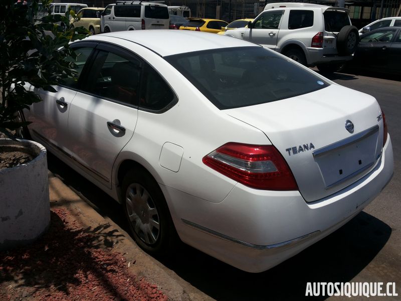 Archivo:Nissan Teana 2 06-2008 - 06-2012 REAR.jpeg