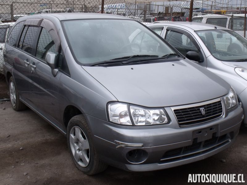 Archivo:Nissan Prairie Liberty 11-1998 - 05-2001.jpeg