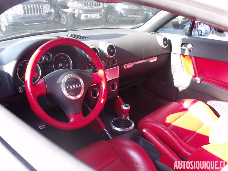 Archivo:Audi TT MK1 USDM INTERIOR.jpeg