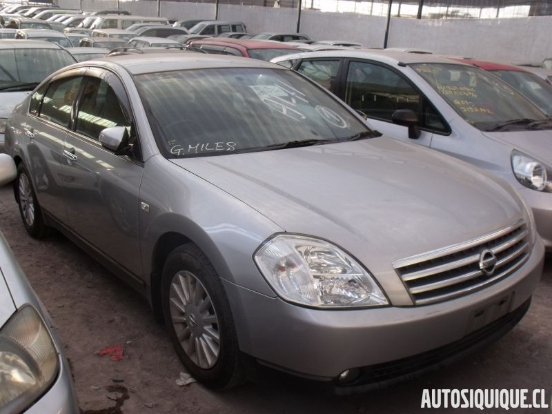 Archivo:Nissan Teana 1 02-2003 - 12-2005 FRONT.jpeg
